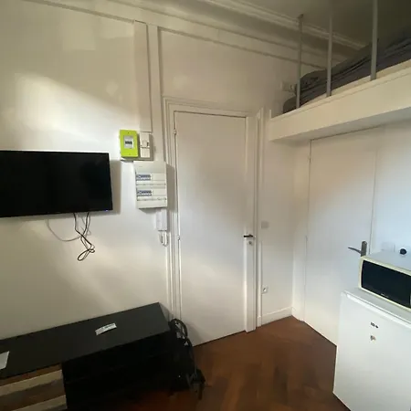 Avec Mezzanine Centre De - 015 شقة